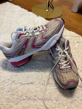 Ecco Women's White and Pink Mesh Athletic Sneakers
